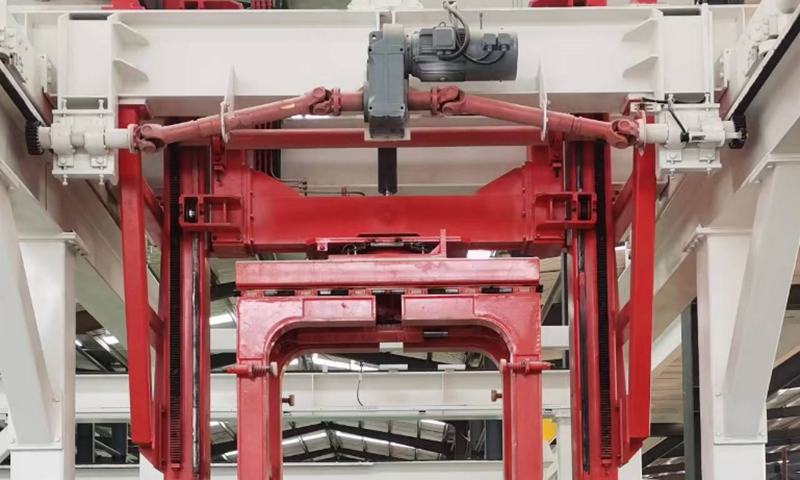 Produkt otáčí jeřábem