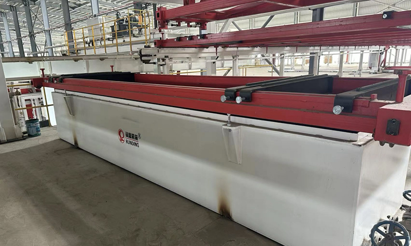 Balzamovací tekutina ponoření nádrže